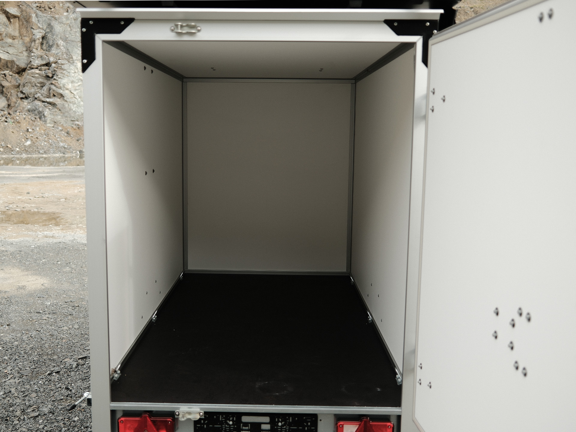 Offroad Trailer mit Dachzelt